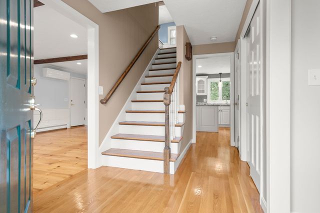 26 Waterview Drive, Medway, MA 02053