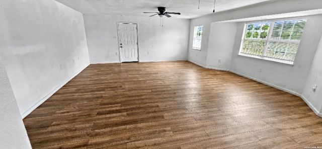 645 W BROADVIEW DR, San Antonio, TX 78228