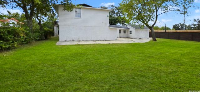 645 W BROADVIEW DR, San Antonio, TX 78228