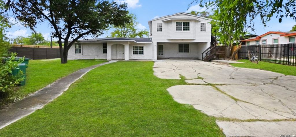 645 W BROADVIEW DR, San Antonio, TX 78228