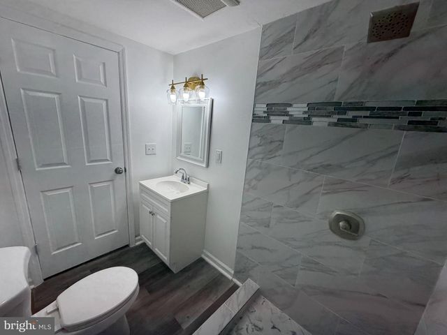 6 SEWARD AVE, Trenton, NJ 08611