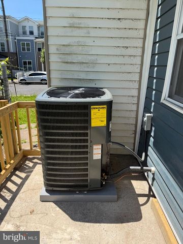 6 SEWARD AVE, Trenton, NJ 08611