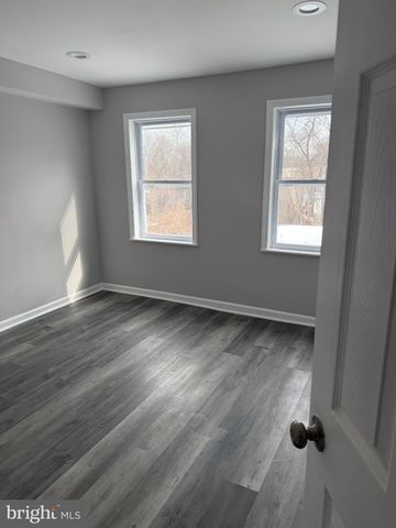 6 SEWARD AVE, Trenton, NJ 08611