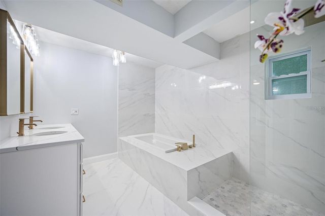 2851 W BAY AVENUE, Tampa, FL 33611