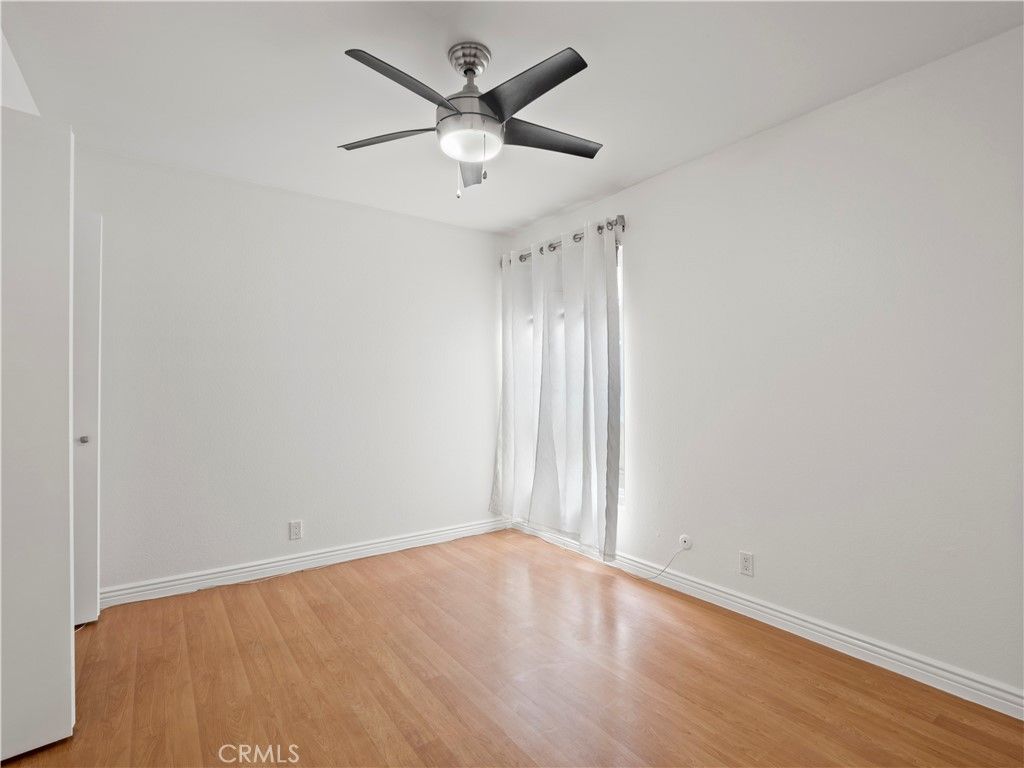 Image 17 of property listing at 18411 Hatteras Street 138, Tarzana, CA 91356