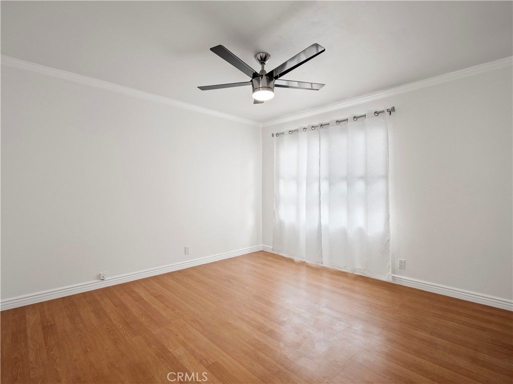 Image 20 of property listing at 18411 Hatteras Street 138, Tarzana, CA 91356