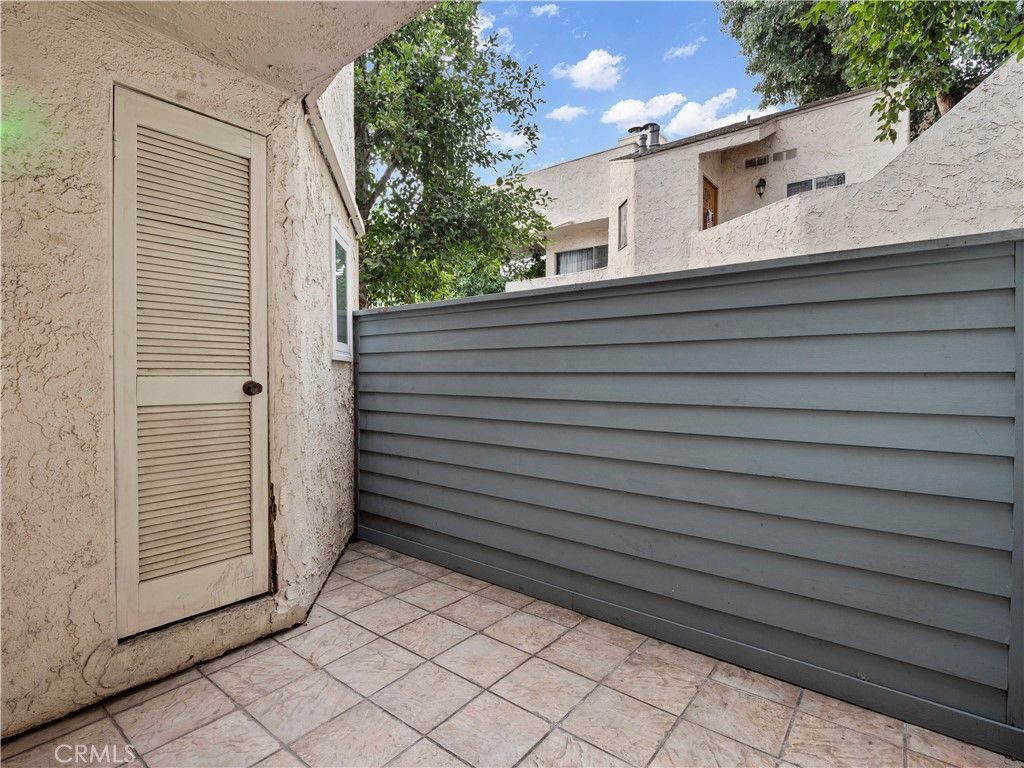 Image 27 of property listing at 18411 Hatteras Street 138, Tarzana, CA 91356