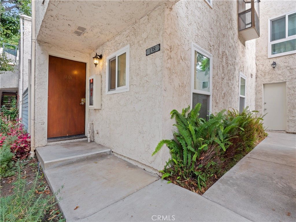Image 29 of property listing at 18411 Hatteras Street 138, Tarzana, CA 91356