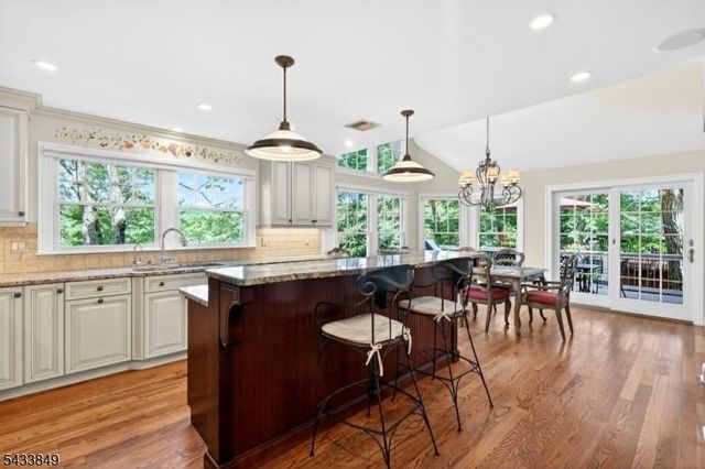 73 South Rd, Bloomingdale Boro, NJ 07403
