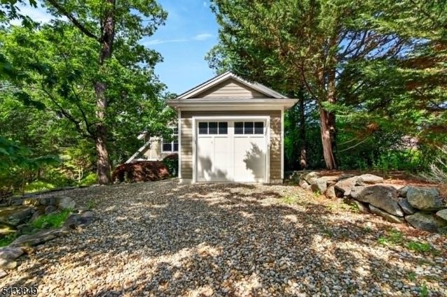 73 South Rd, Bloomingdale Boro, NJ 07403