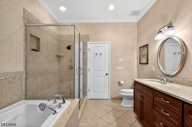 73 South Rd, Bloomingdale Boro, NJ 07403