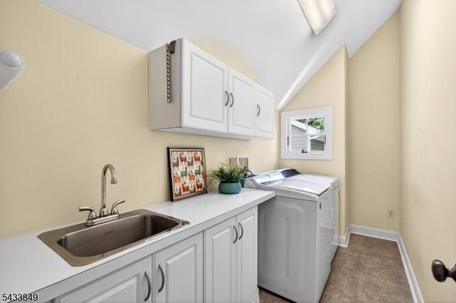 73 South Rd, Bloomingdale Boro, NJ 07403