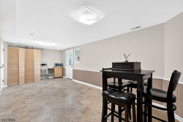 73 South Rd, Bloomingdale Boro, NJ 07403