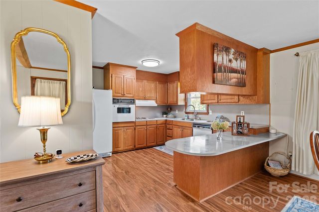 306 S Greenbriar Road, Statesville, NC 28625