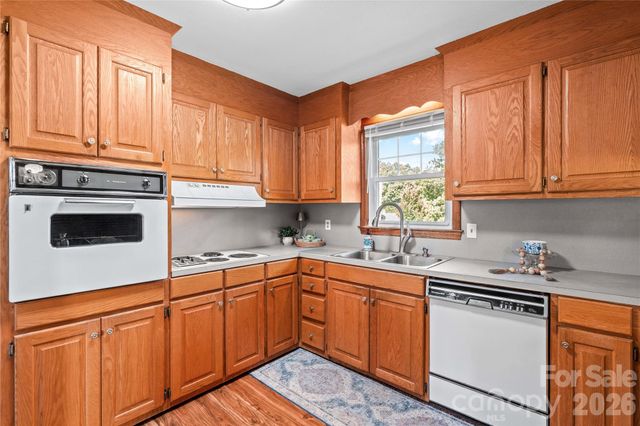 306 S Greenbriar Road, Statesville, NC 28625