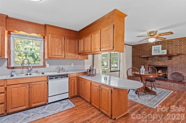 306 S Greenbriar Road, Statesville, NC 28625