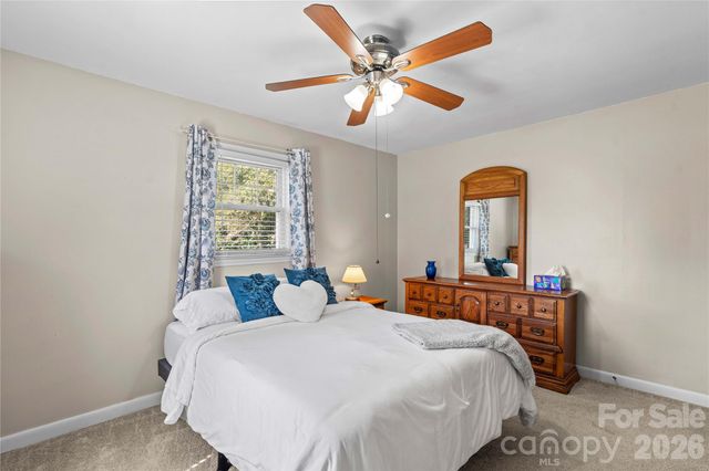 306 S Greenbriar Road, Statesville, NC 28625
