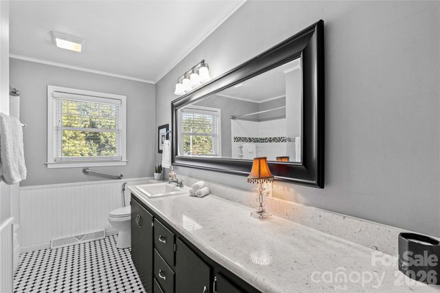 306 S Greenbriar Road, Statesville, NC 28625