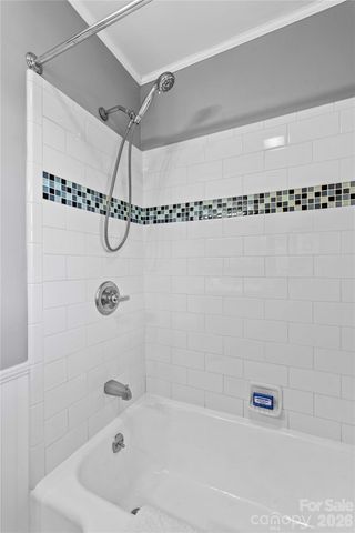 306 S Greenbriar Road, Statesville, NC 28625