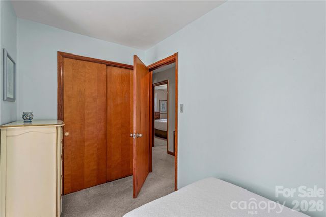 306 S Greenbriar Road, Statesville, NC 28625