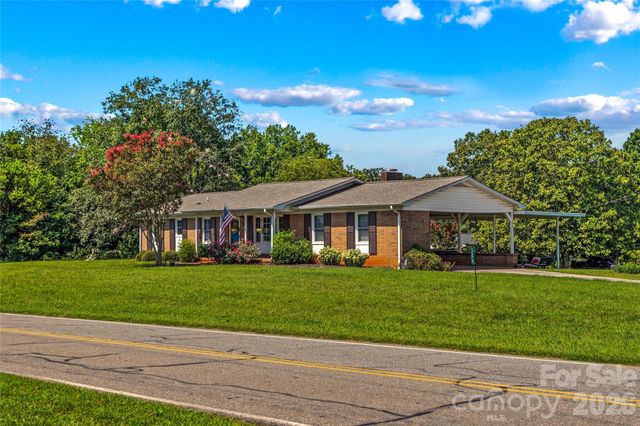 306 S Greenbriar Road, Statesville, NC 28625