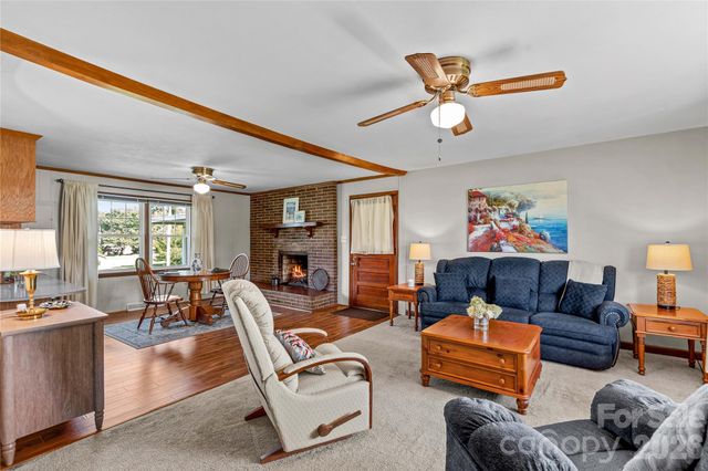 306 S Greenbriar Road, Statesville, NC 28625