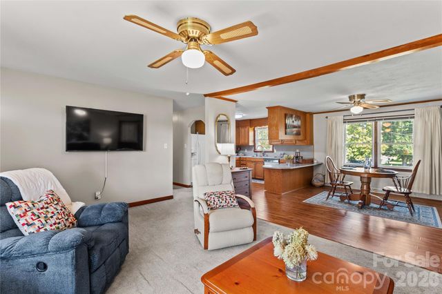306 S Greenbriar Road, Statesville, NC 28625