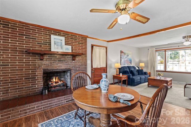 306 S Greenbriar Road, Statesville, NC 28625