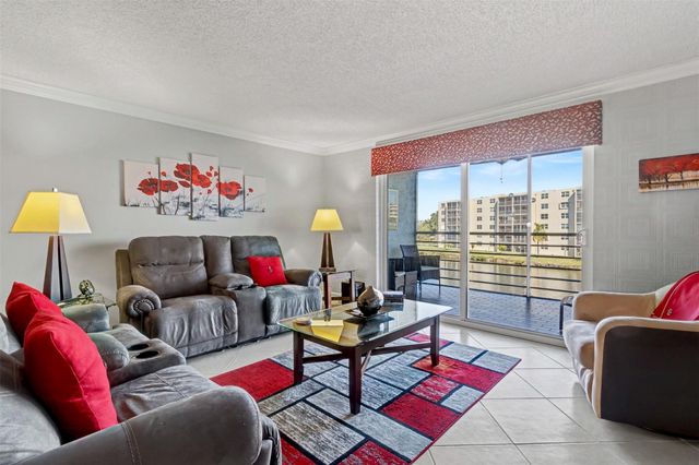 301 SE 3rd Street 308, Dania Beach, FL 33004