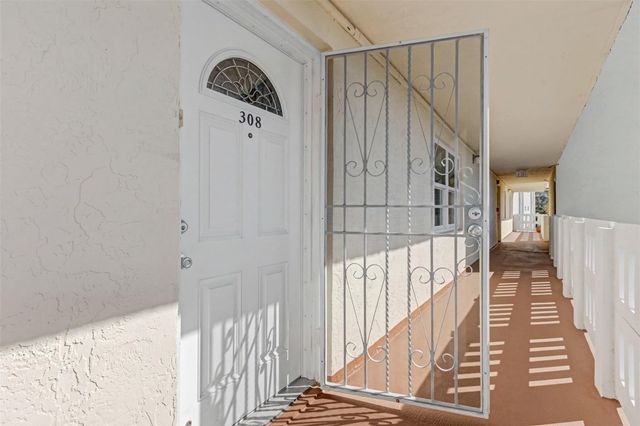 301 SE 3rd Street 308, Dania Beach, FL 33004