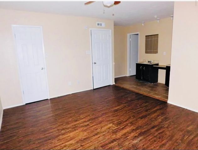 5625 Squires Drive, The Colony, TX 75056