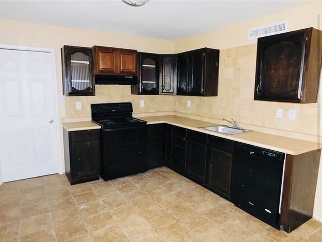 5625 Squires Drive, The Colony, TX 75056