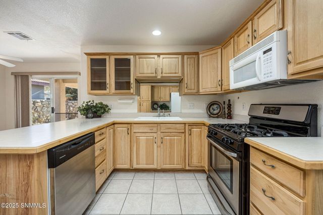 3916 Tiger Woods Drive, Las Cruces, NM 88011