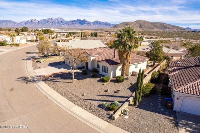 3916 Tiger Woods Drive, Las Cruces, NM 88011