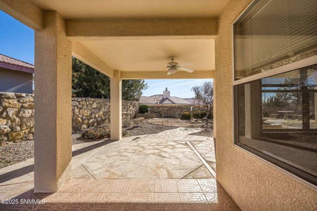 3916 Tiger Woods Drive, Las Cruces, NM 88011