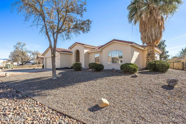 3916 Tiger Woods Drive, Las Cruces, NM 88011