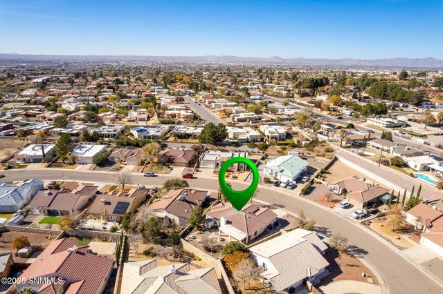 3916 Tiger Woods Drive, Las Cruces, NM 88011