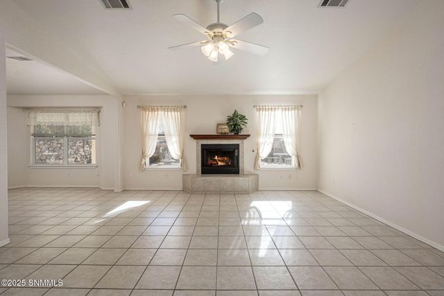 3916 Tiger Woods Drive, Las Cruces, NM 88011