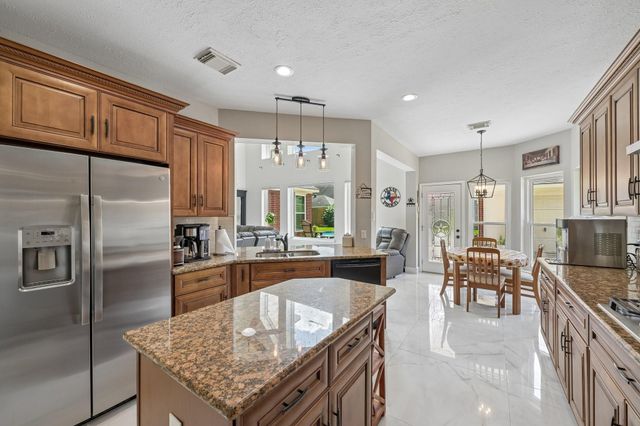 1207 Bob White Drive, Friendswood, TX 77546