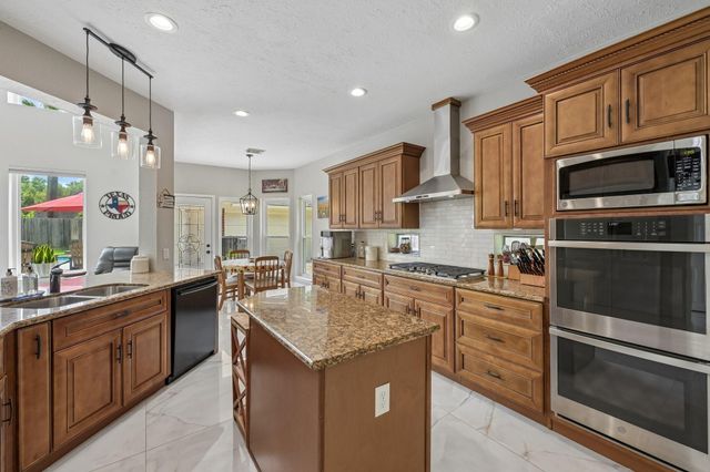 1207 Bob White Drive, Friendswood, TX 77546