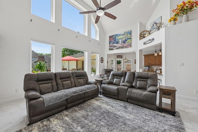 1207 Bob White Drive, Friendswood, TX 77546