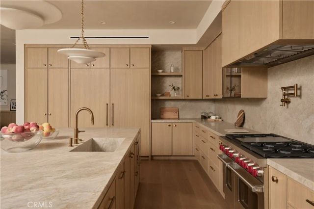 13024 Bloomfield Street, Studio City, CA 91604
