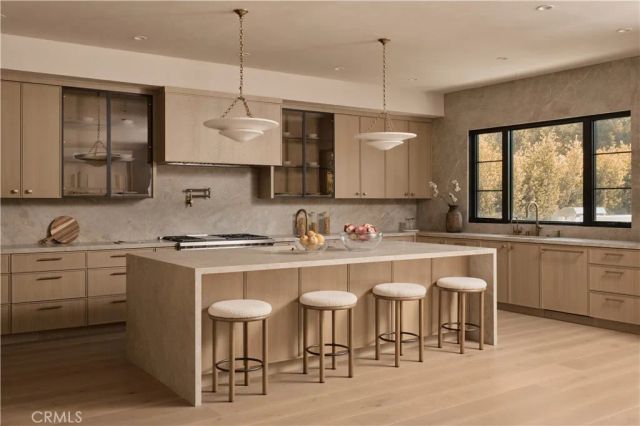 13024 Bloomfield Street, Studio City, CA 91604