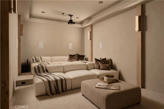 13024 Bloomfield Street, Studio City, CA 91604