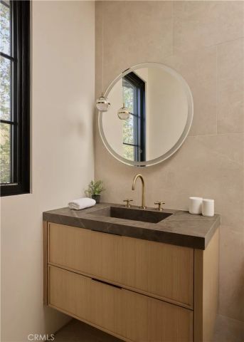 13024 Bloomfield Street, Studio City, CA 91604