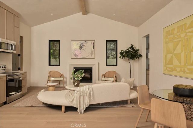 13024 Bloomfield Street, Studio City, CA 91604
