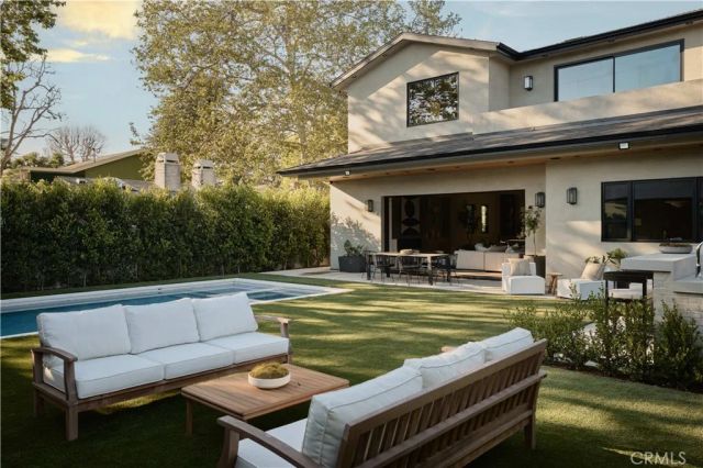 13024 Bloomfield Street, Studio City, CA 91604