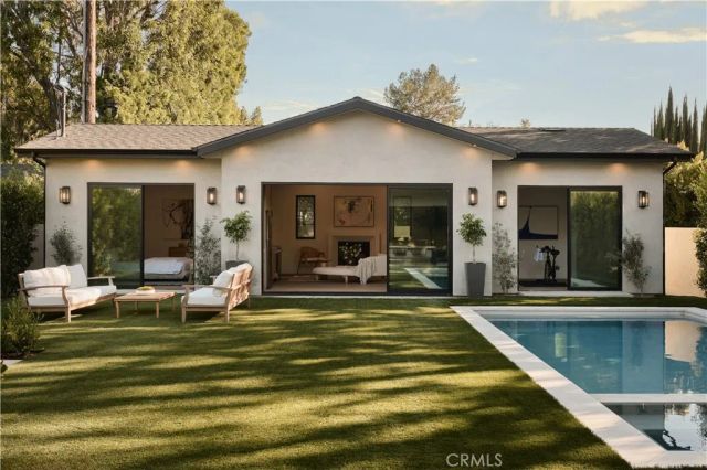 13024 Bloomfield Street, Studio City, CA 91604