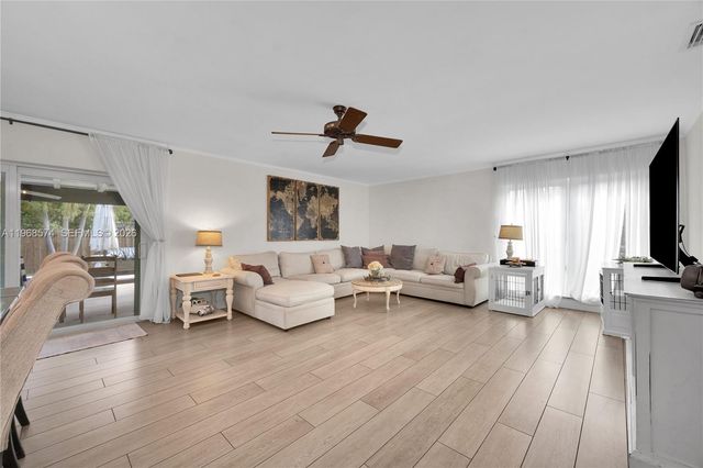 18525 SW 90th Ct, Cutler Bay, FL 33157