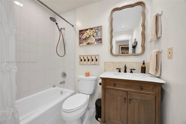 18525 SW 90th Ct, Cutler Bay, FL 33157